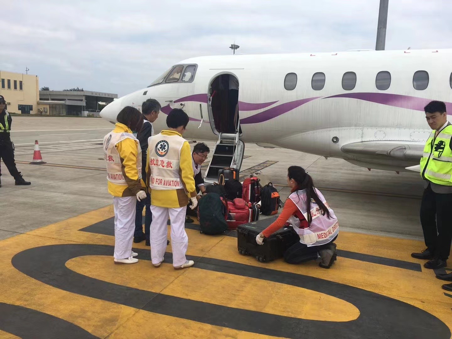 印江香港出入境救护车出租